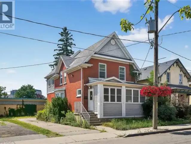 5 Bedroom House Waterloo ON 101827979