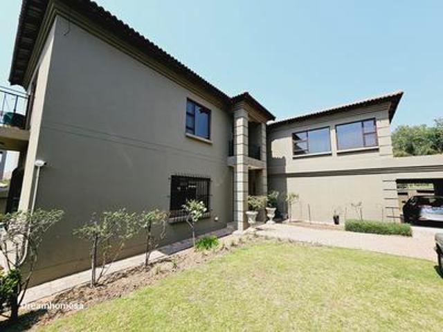 5 bedroom house with 4.5 bathroom +.