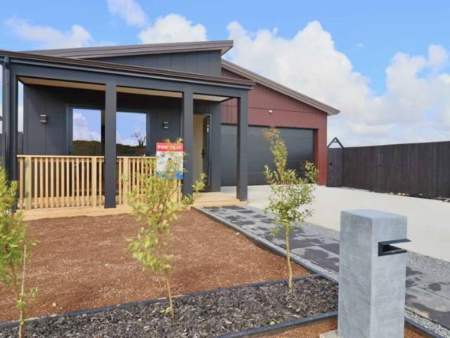5 Bedroom House with Separate Unit In Drury