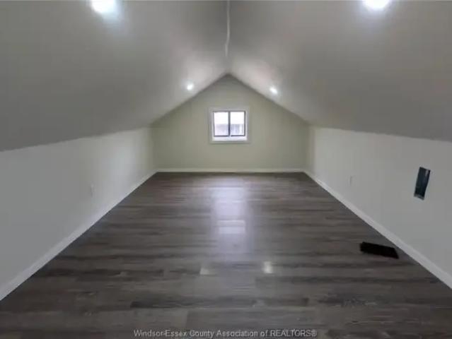 5 Bedroom House Windsor ON 101878430
