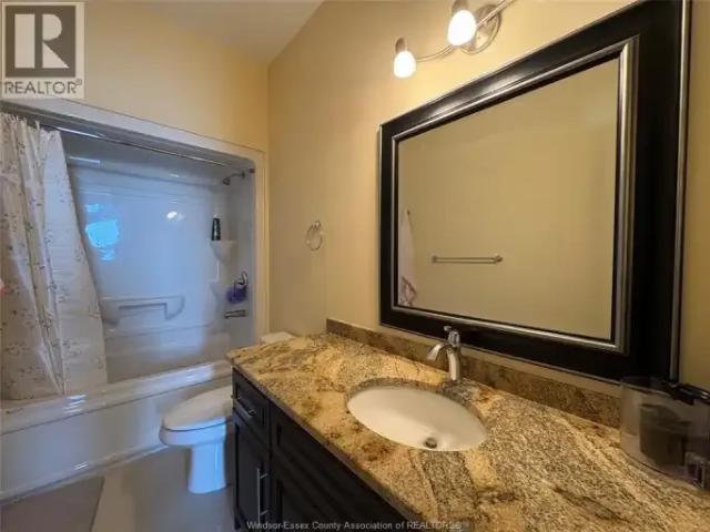 5 Bedroom House Windsor ON 102715540