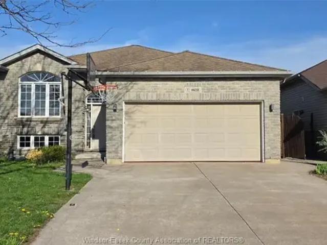5 Bedroom House Windsor ON 104507023