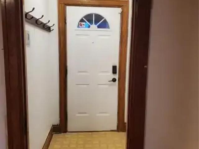 5 Bedroom House Windsor ON 105118950