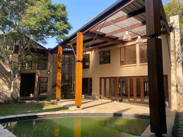5 Bedroom House To Let in Bryanston
