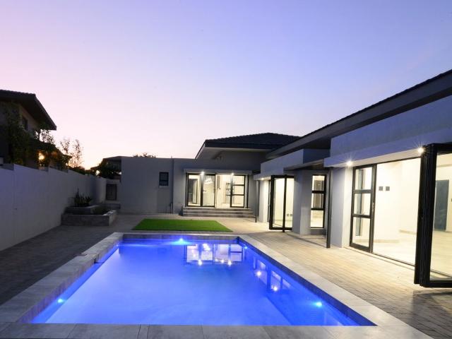 5 Bedroom House To Let in Lombardy Estate