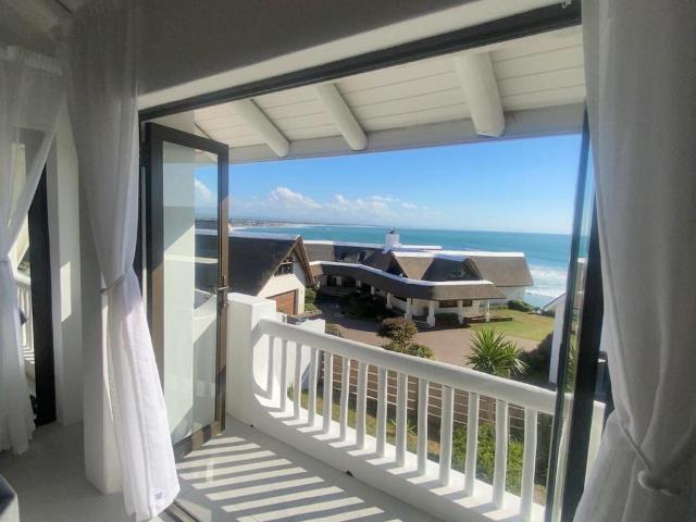 5 Bedroom House To Let in St Francis Bay Village
