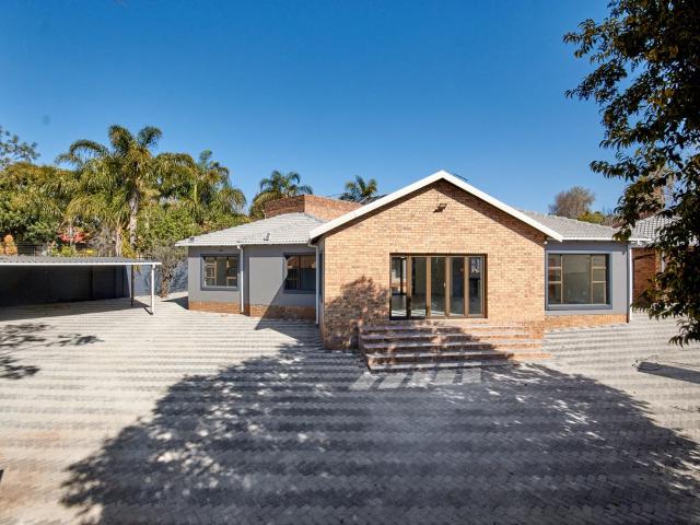 5 Bedroom House To Let in Strubensvallei