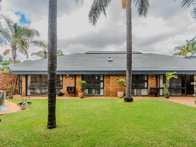 5 Bedroom House To Let in Waterkloof Ridge