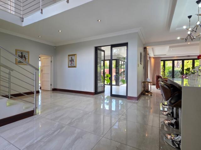 5 Bedroom House To Rent in The Ridge