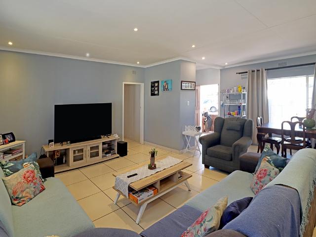 5 Bedroom House To Rent in Hurlyvale