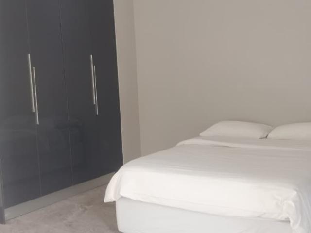 5 Bedroom House To Rent in Hyde Park