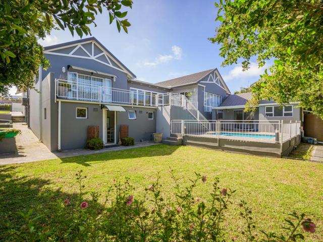 5 Bedroom House To Rent in Lovemore Heights