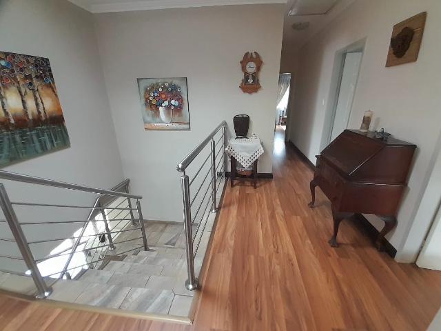 5 Bedroom House To Rent in Meyersdal