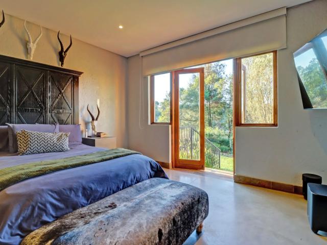 5 Bedroom House To Rent in Mooikloof Equestrian Estate
