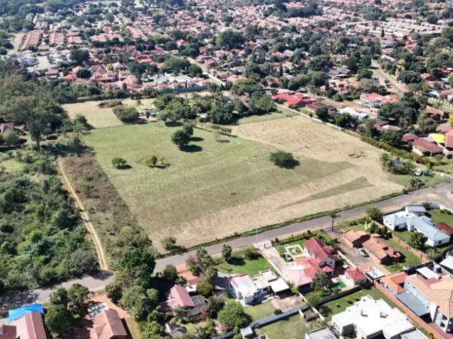 5 Bedroom House Theresapark Theresapark 103882846