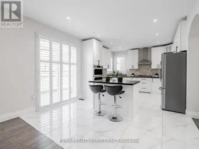 5 Bedroom House Vaughan ON 103012065