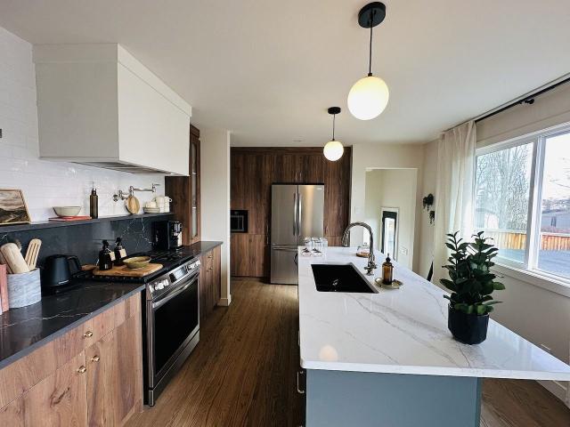 5 Bedroom Home for Rent at 3744 Kerrydale Rd Sw, Calgary, AB T3E 4T2 Rutland Park