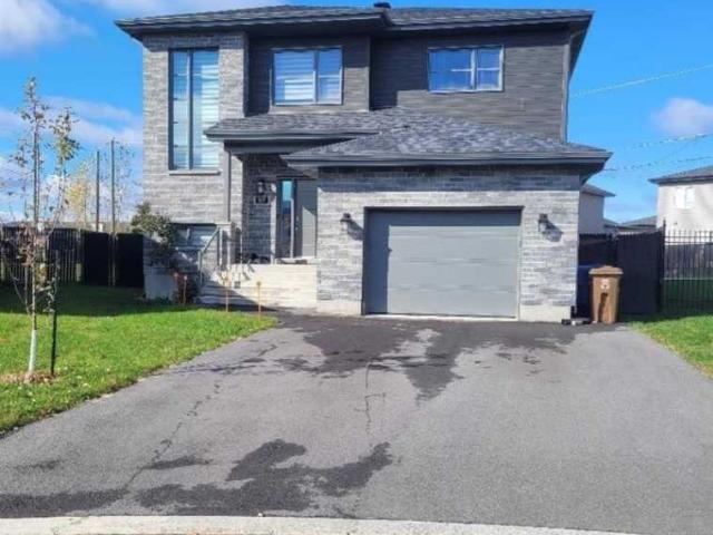 5 Bedroom Home for Rent at 97 Rue des Oliviers, Vaudreuil Dorion, QC J7V 3V4 Le Champfleury