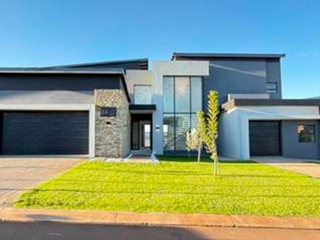 5 bedroom on the market house at mid.