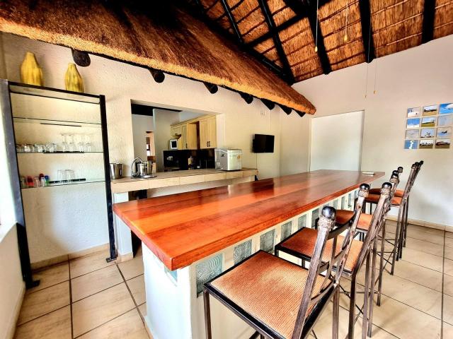 5 Bedroom Lodge For Sale in Zebula Golf Estate