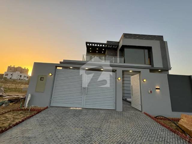 5 Bedroom Luxury Villa At Prime Location In Bahria Town Karachi, 2 Km From Main Gate, Near Commercial, Gallery And IMTIAZ Mega Store