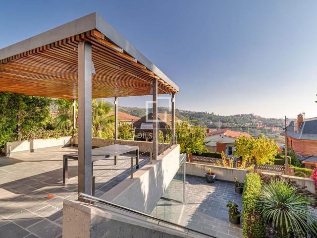 Luxury Villa for rent in Sant Just Desvern, Spain