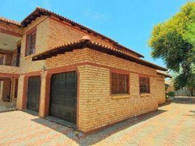 5 Bedroom House Mmabatho North West 84829387