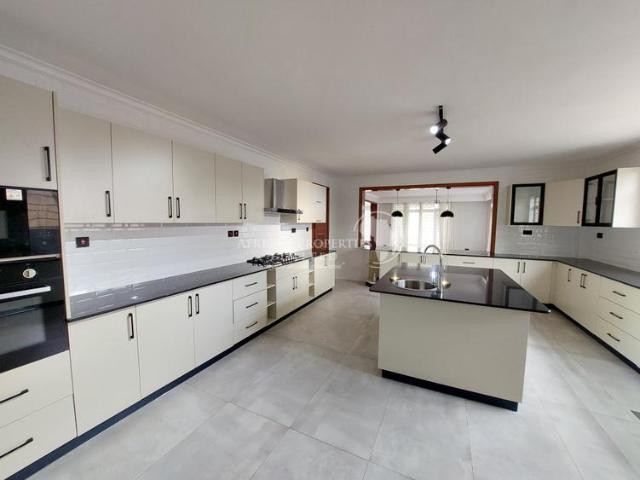 5 Bedroom Modern Home For Sale in Kiambu Road, Nairobi Kenya