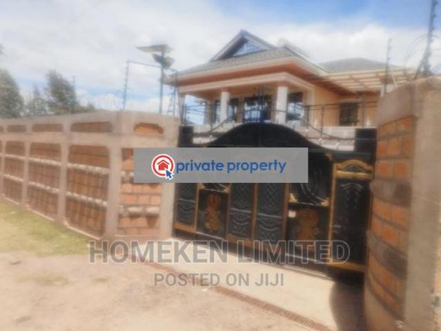 5 Bedroom Maisonette