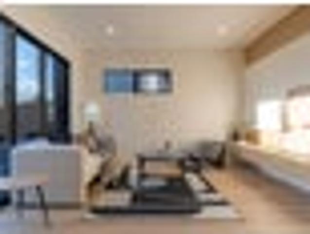 5 Bedroom Masterpiece in Rangitoto College Zone