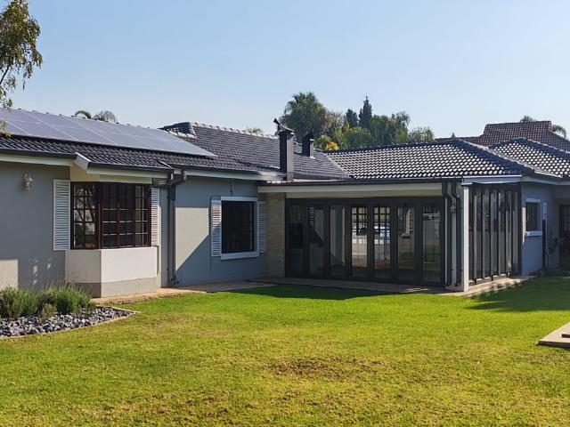 5 Bedroom Simplex in Six Fountains