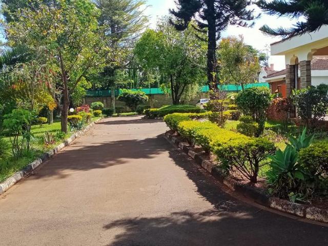 5 Bedroom Standalone House Sitting On 1 Acre For Sale in Runda
