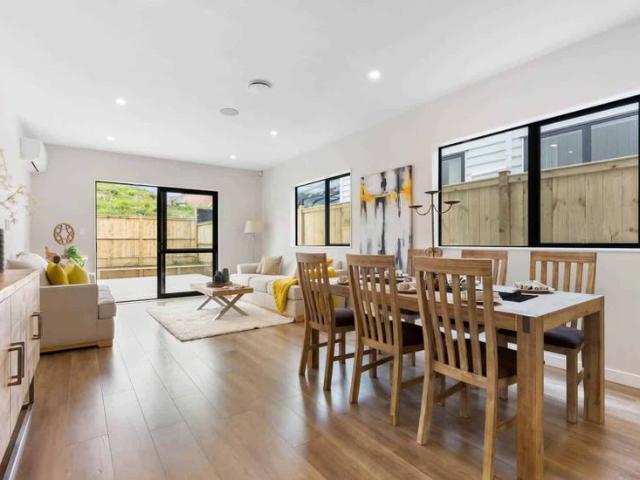 5 Bedroom with 1 Bedroom Separate Access!