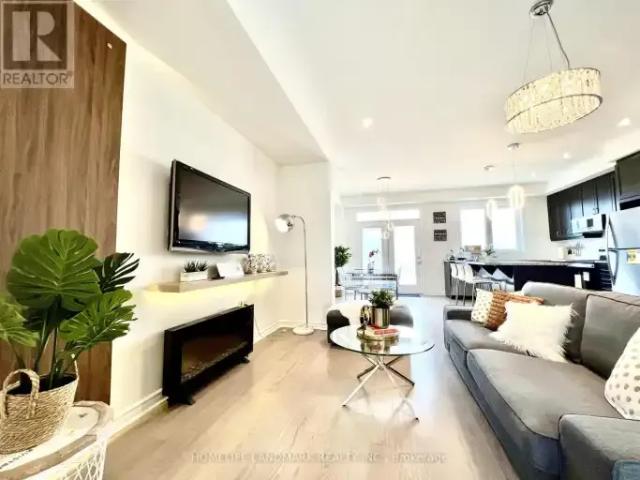 5 Bedroom Townhouse Oakville ON 103798550