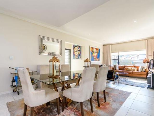 5 Bedroom Townhouse in Amorosa