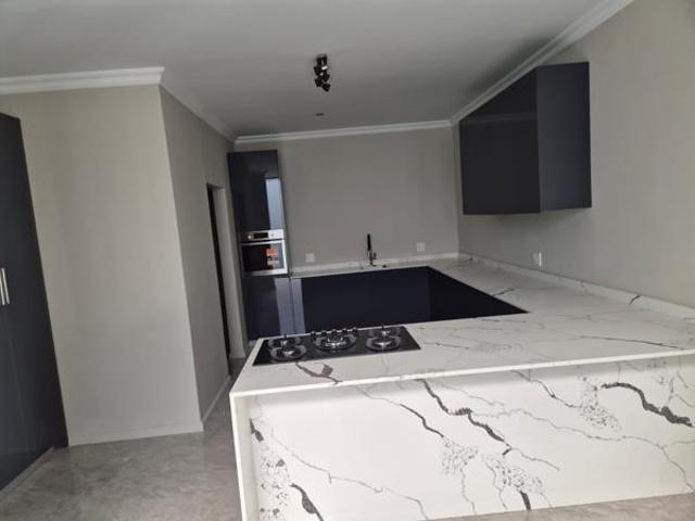 5 Bedroom Townhouse in Hyde Park