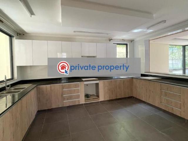 5 Bedroom Townhouse In Lavington With Dsq