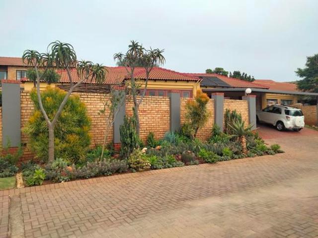 5 Bedroom Townhouse in Pinehaven