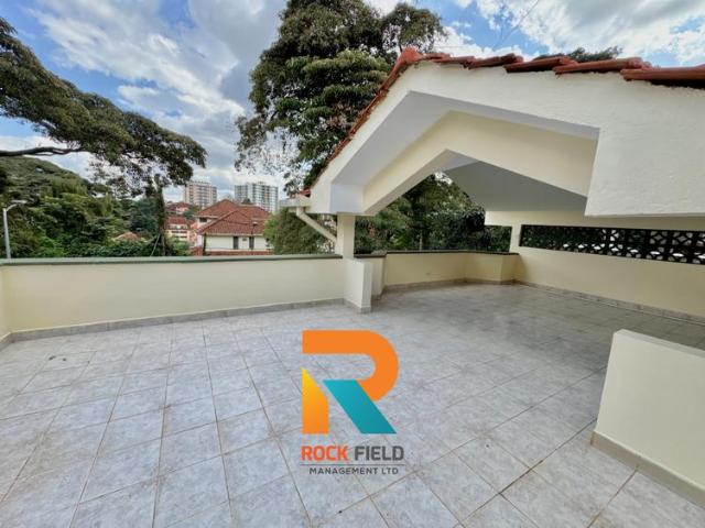 5 Bedroom Townhouse in Spring Valley