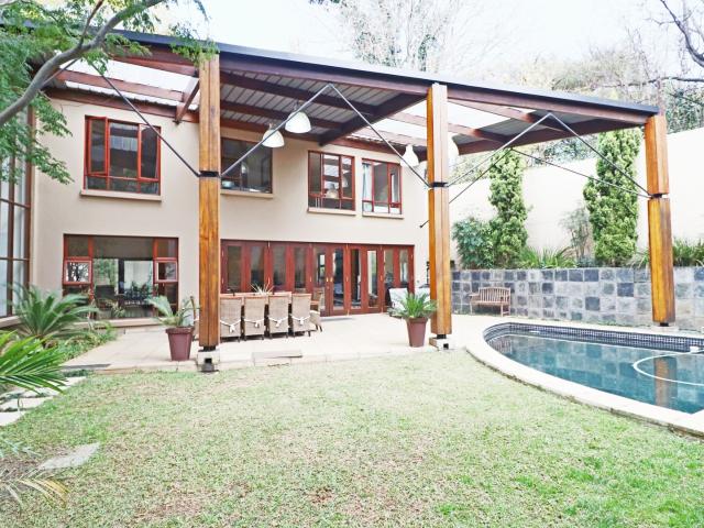 5 Bedroom Townhouse Rented in Bryanston
