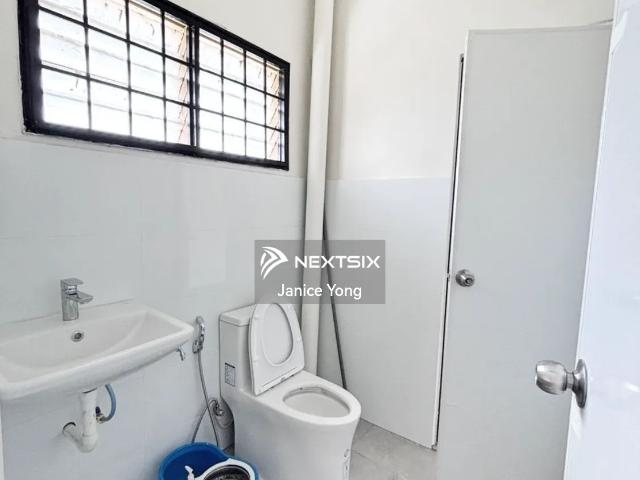 5 Bedroom Terrace House For Rent