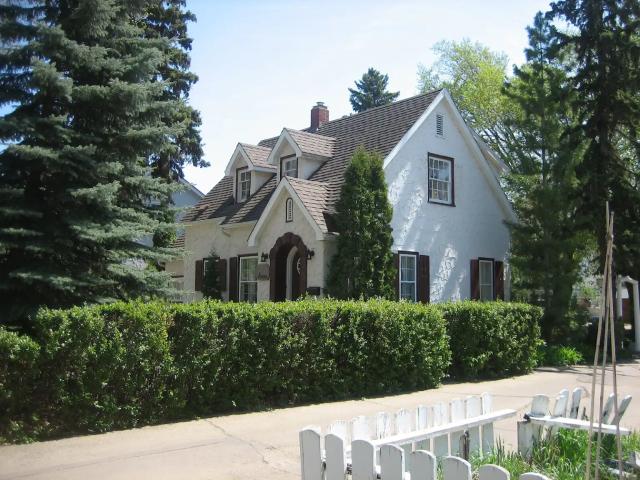 5 Bedroom U of A House across the street Flex Summer Rent