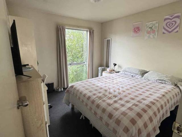 5 bedroom unit