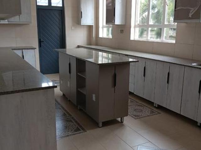 5 bedroom villa