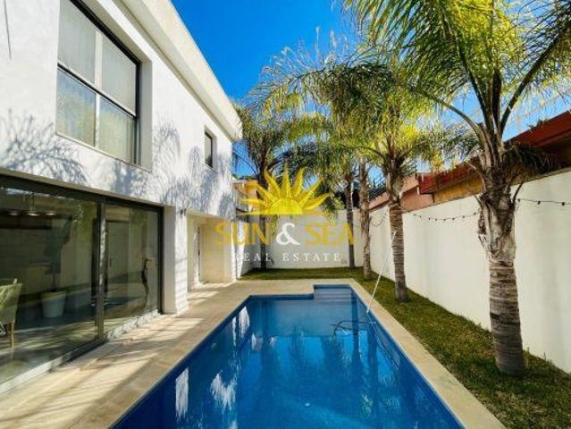 5 BEDROOM VILLA ALICANTE