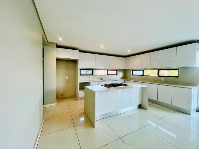 5 Bedroom Villa To Let in Izinga Ridge