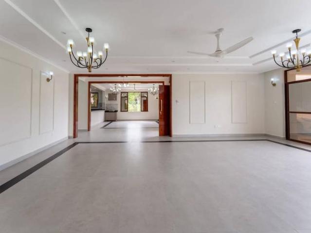 5 bedroom villas own compound in a gated estate