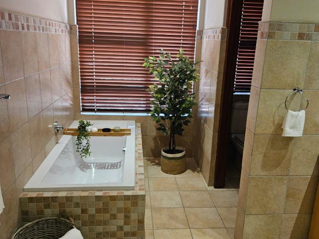 5 bedroomed house on small holding in Zebula Golf Estate
