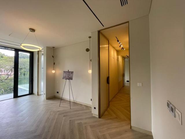 5 bedrooms all ensuite villa for sale