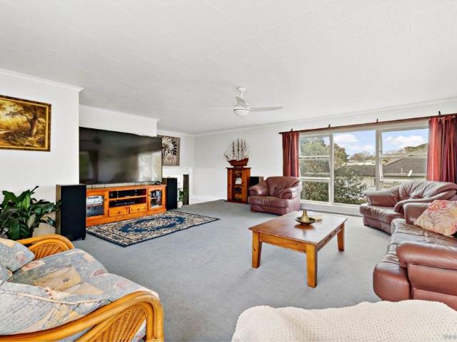 5 bedrooms Beautiful Spacious Home